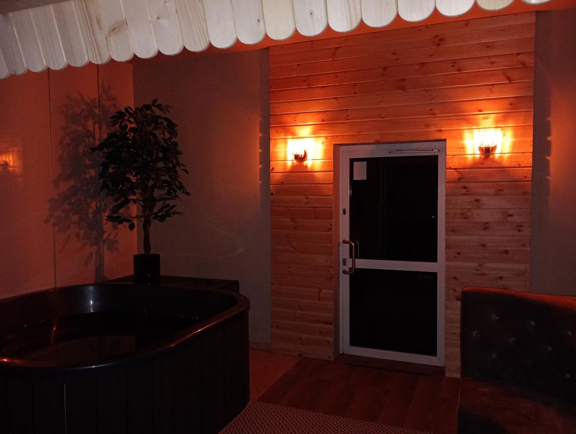 Good Night Noclegi & Strefa Z Sauna I Jacuzzi Ogolnodostepna Lub Na Wylacznosc 체호비체-지에지체 외부 사진